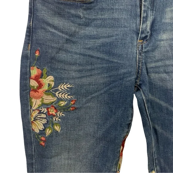 Blank NYC Floral Embroidered Blue Jeans Size 29 - Picture 6 of 13